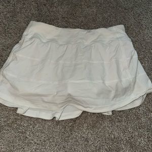 Lululemon white tennis skirt, built in shorts, size 6